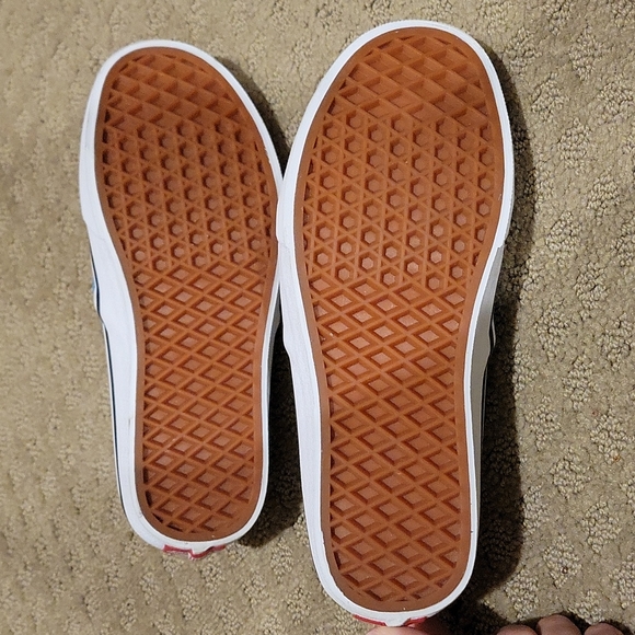 Vans - Picture 3 of 5